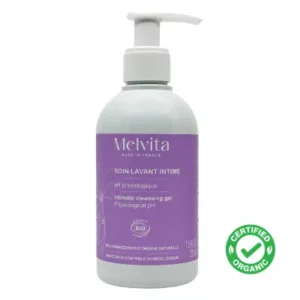 A gentle foaming plant base, it combines purifying cranberry with softening, protective hibiscus and mallow.